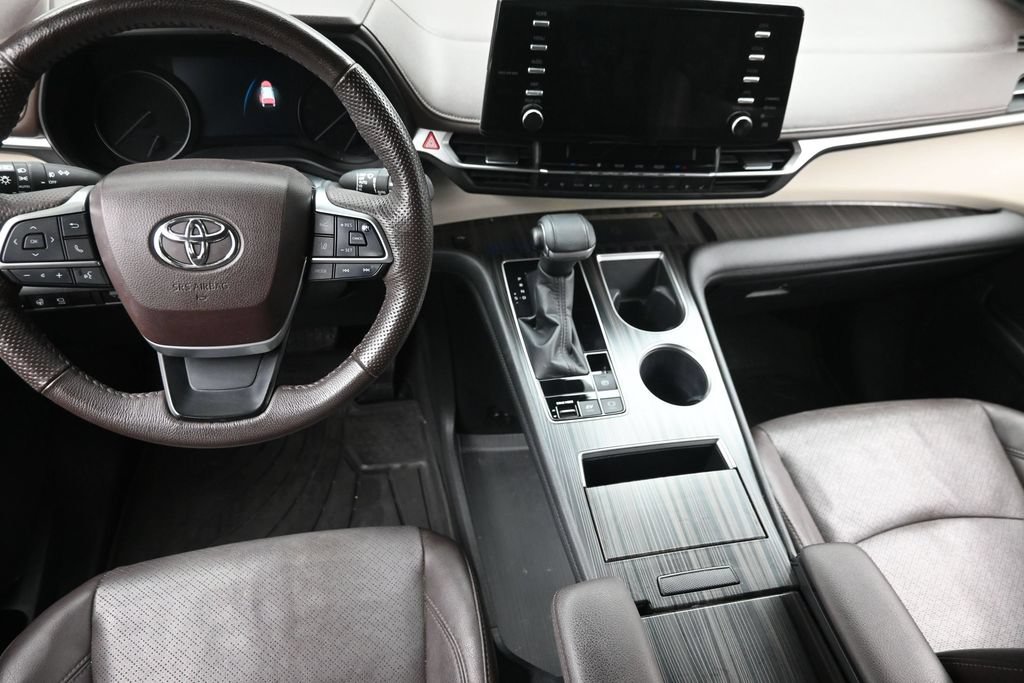 Used 2022 Toyota Sienna Platinum AWD/4WD image 14
