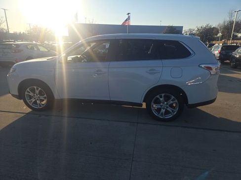 Used 2014 Mitsubishi Outlander GT image 5