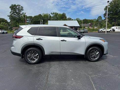 Used 2024 Nissan Rogue S AWD/4WD image 5