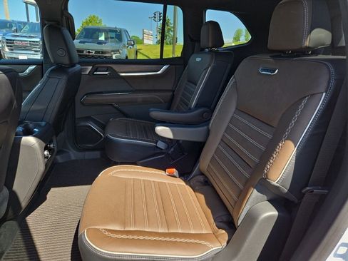 Used 2026 GMC Acadia Denali Ultimate AWD/4WD image 14