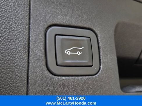 Used 2017 Cadillac XT5 Luxury w/ Driver Awareness Package FWD image 17