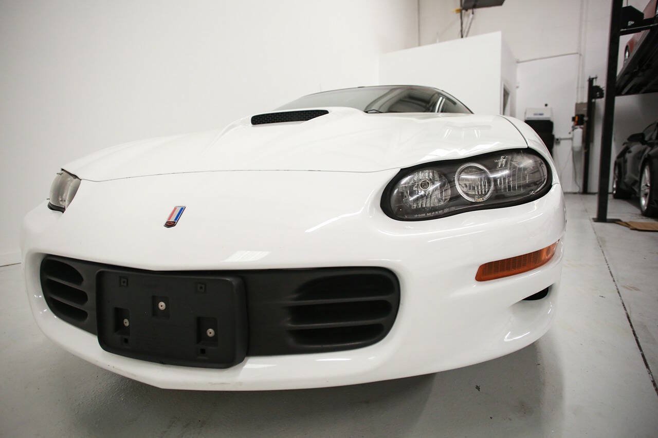 Used 2000 Chevrolet Camaro Z28 w/ SS Performance/Appearance Pkg RWD image 10