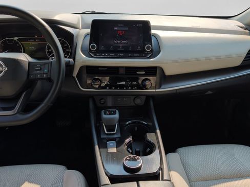 Used 2025 Nissan Rogue SV AWD/4WD image 19