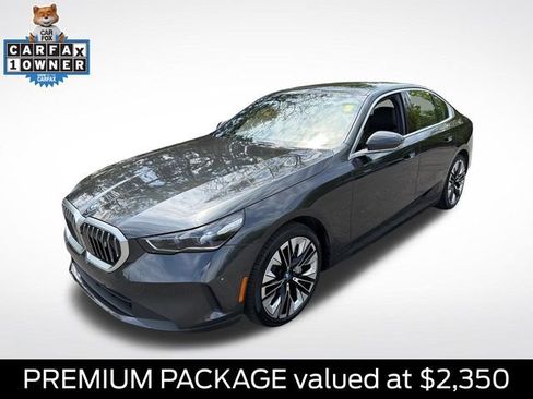 Used 2025 BMW i5 xDrive40 w/ Premium Package AWD/4WD image 3