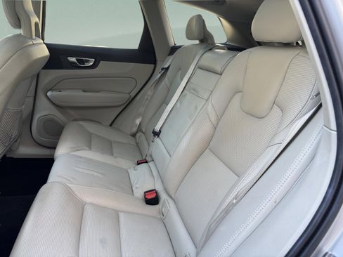 Used 2018 Volvo XC60 T6 Inscription w/ Luxury Seat Package image 23
