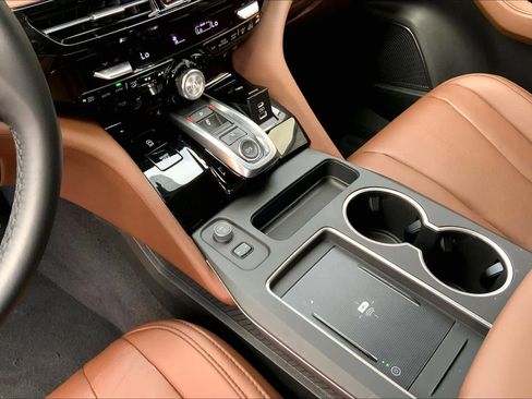 Used 2025 Acura MDX FWD w/ Technology Package image 15