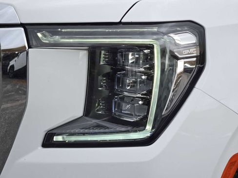 Used 2021 GMC Yukon SLT w/ SLT Luxury Plus Package image 9