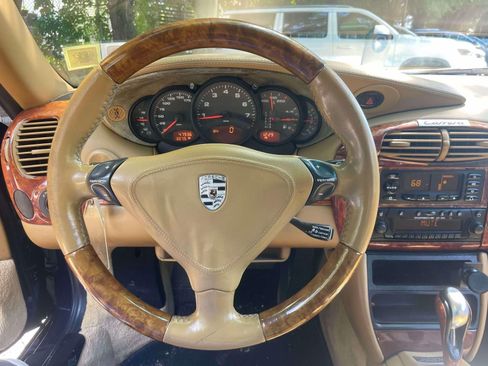Used 2000 Porsche 911 Carrera 4 AWD/4WD image 22