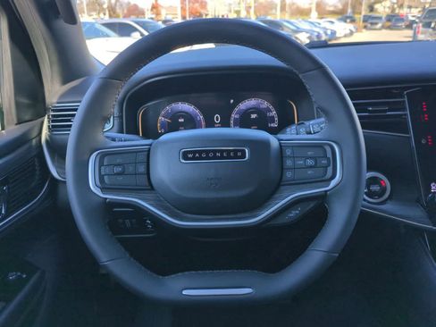Used 2024 Jeep Wagoneer L Series II image 23