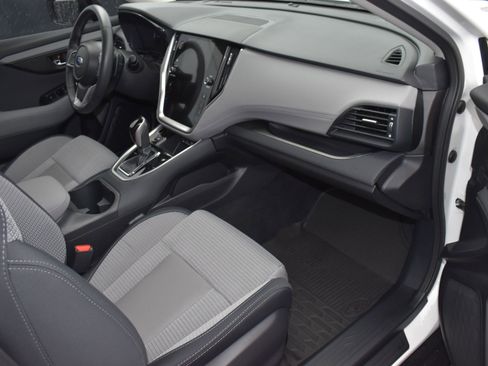 Used 2025 Subaru Outback Premium w/ Popular Package #1A image 11