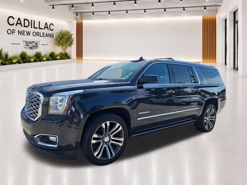 Used 2020 GMC Yukon XL Denali w/ Denali Premium Package RWD image 8