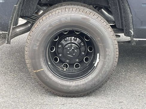 New 2026 RAM 3500 Big Horn AWD/4WD image 13