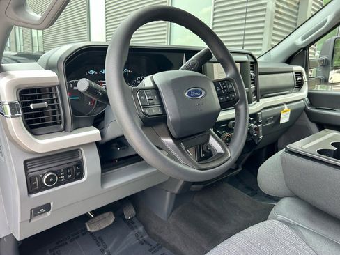 Used 2025 Ford F350 XLT image 14
