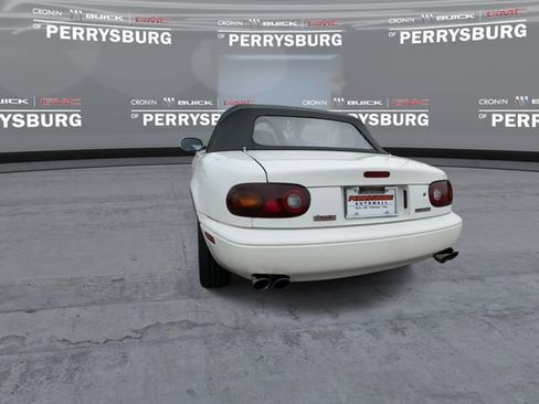 Used 1996 MAZDA MX-5 Miata RWD image 6
