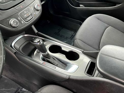 Used 2016 Chevrolet Malibu LT image 16