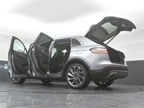 Certified 2022 Lincoln Nautilus Reserve w/ Equipment Group 201A image 47