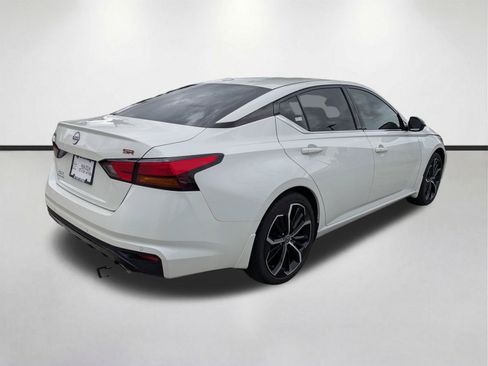 Used 2024 Nissan Altima 2.5 SR w/ SR Premium Package FWD image 5