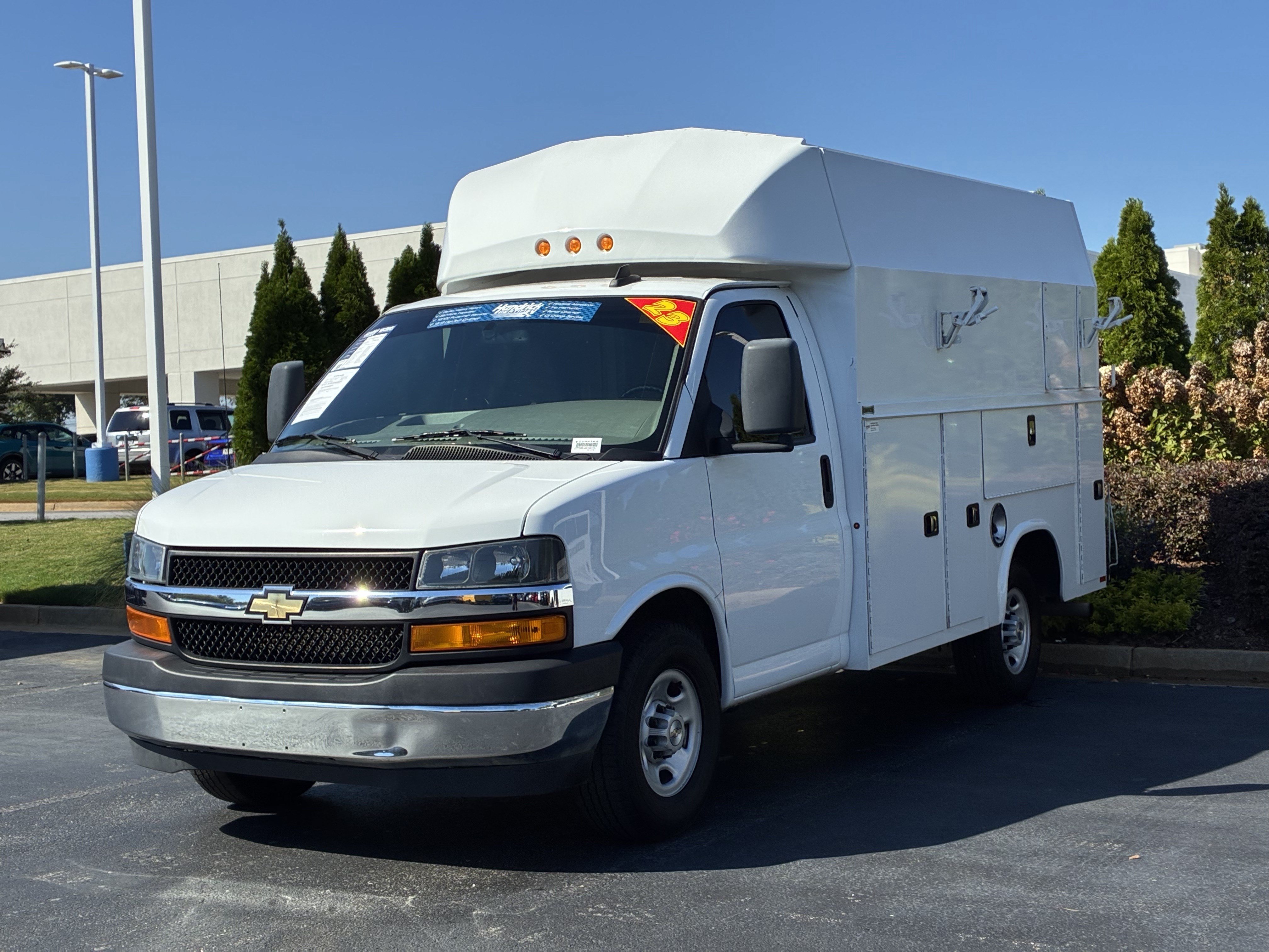 Used 2023 Chevrolet Express 3500 w/ Power Convenience Package RWD image 6