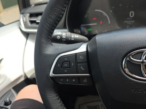 Certified 2025 Toyota Sienna XLE AWD/4WD image 22