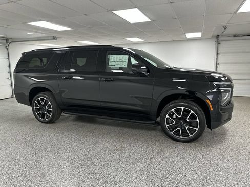 New 2026 Chevrolet Suburban RST w/ Comfort Package AWD/4WD image 2