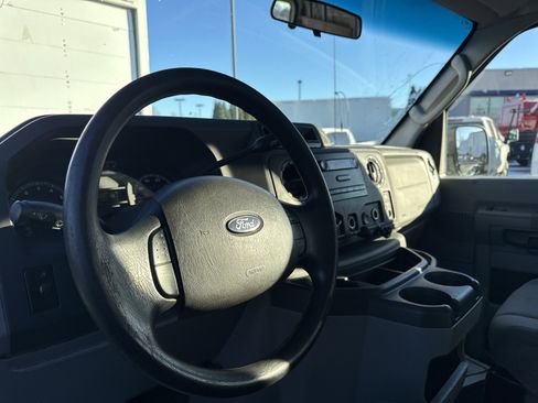 Used 2013 Ford E-250 and Econoline 250 w/ PWR Group image 16