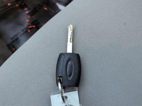 Used 2015 Ford Escape SE FWD image 25