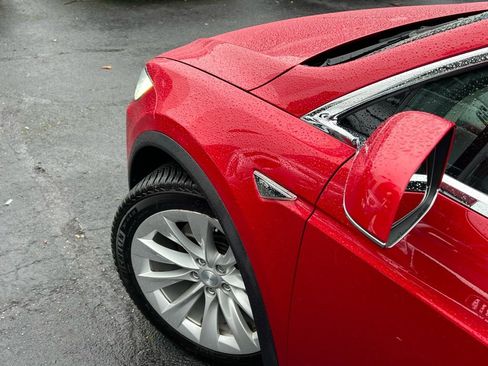 Used 2016 Tesla Model X 90D image 4