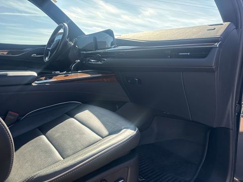 Certified 2024 Cadillac Escalade ESV Premium Luxury image 44