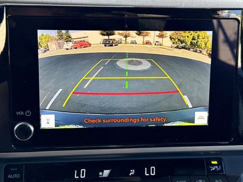 Used 2025 Toyota Camry SE FWD image 29