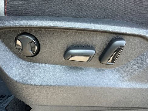 Used 2025 Volkswagen Atlas Peak Edition SE image 10