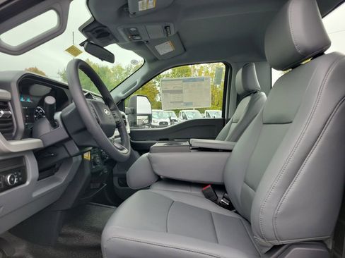 New 2026 Ford F250 XL w/ FX4 Off-Road Package image 9