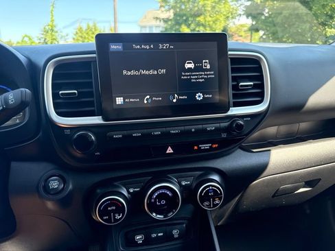 Certified 2025 Hyundai Venue SEL FWD image 26
