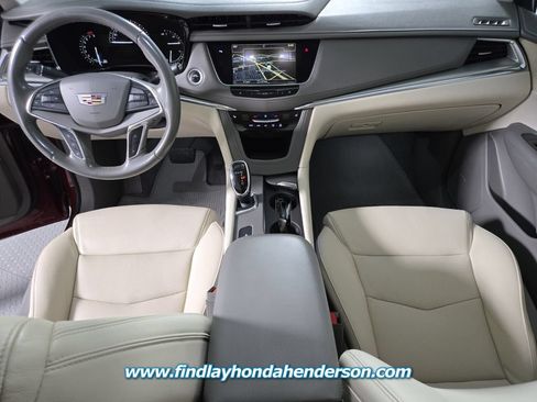 Used 2018 Cadillac XT5 Luxury w/ Driver Awareness Package FWD image 17