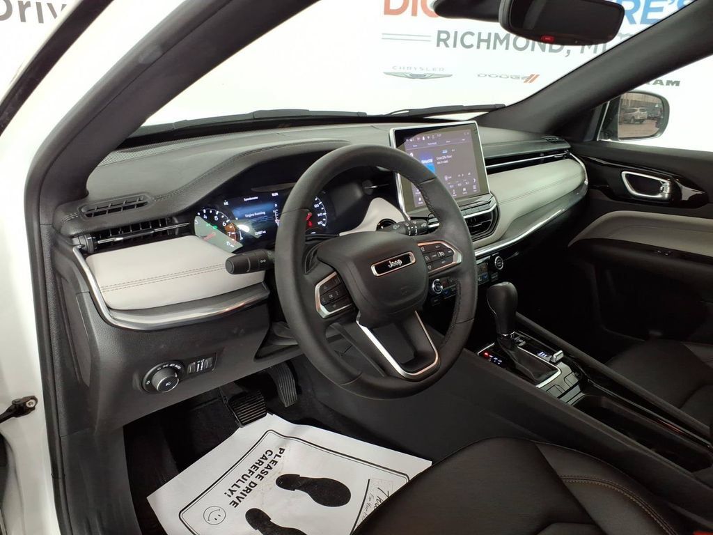 Used 2024 Jeep Compass Limited AWD/4WD image 13