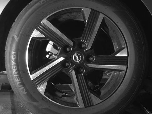 Used 2025 Nissan Sentra SV image 15