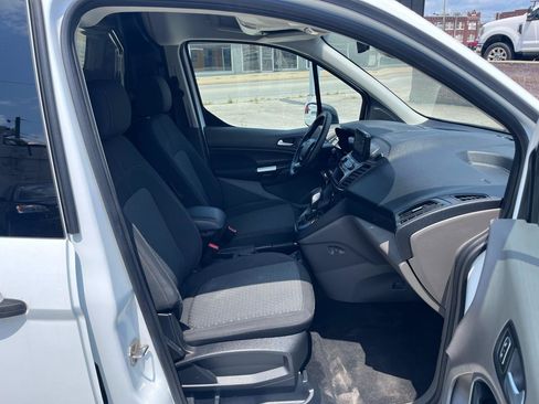 Used 2022 Ford Transit Connect XLT FWD image 17