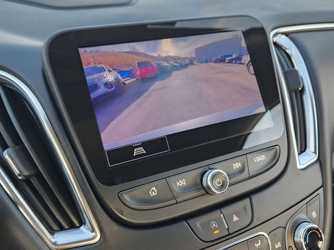 Used 2024 Chevrolet Malibu LT image 17