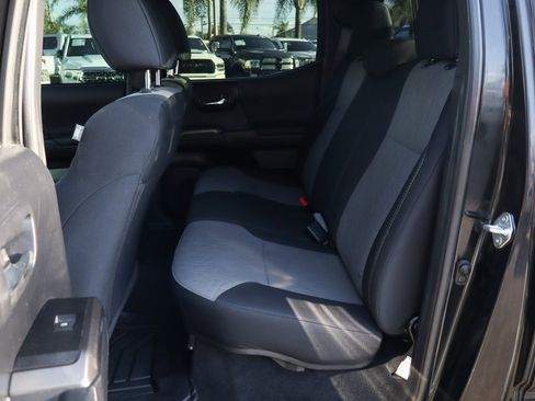 Used 2021 Toyota Tacoma TRD Off-Road image 38