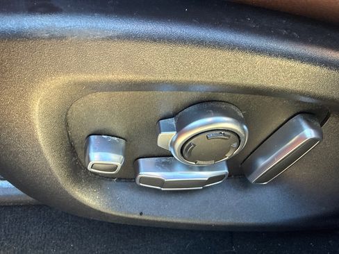 Used 2020 Jaguar F-PACE S image 21