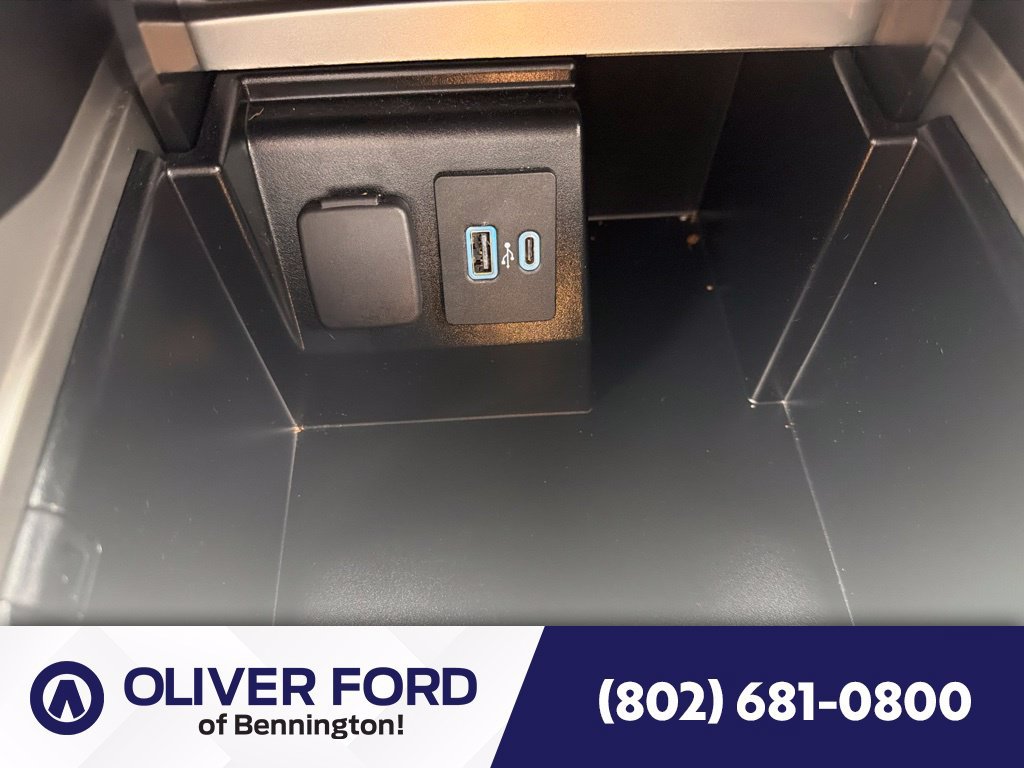 Used 2022 Ford Explorer XLT w/ Equipment Group 202A AWD/4WD image 29