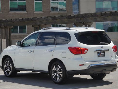 Used 2017 Nissan Pathfinder SL image 13