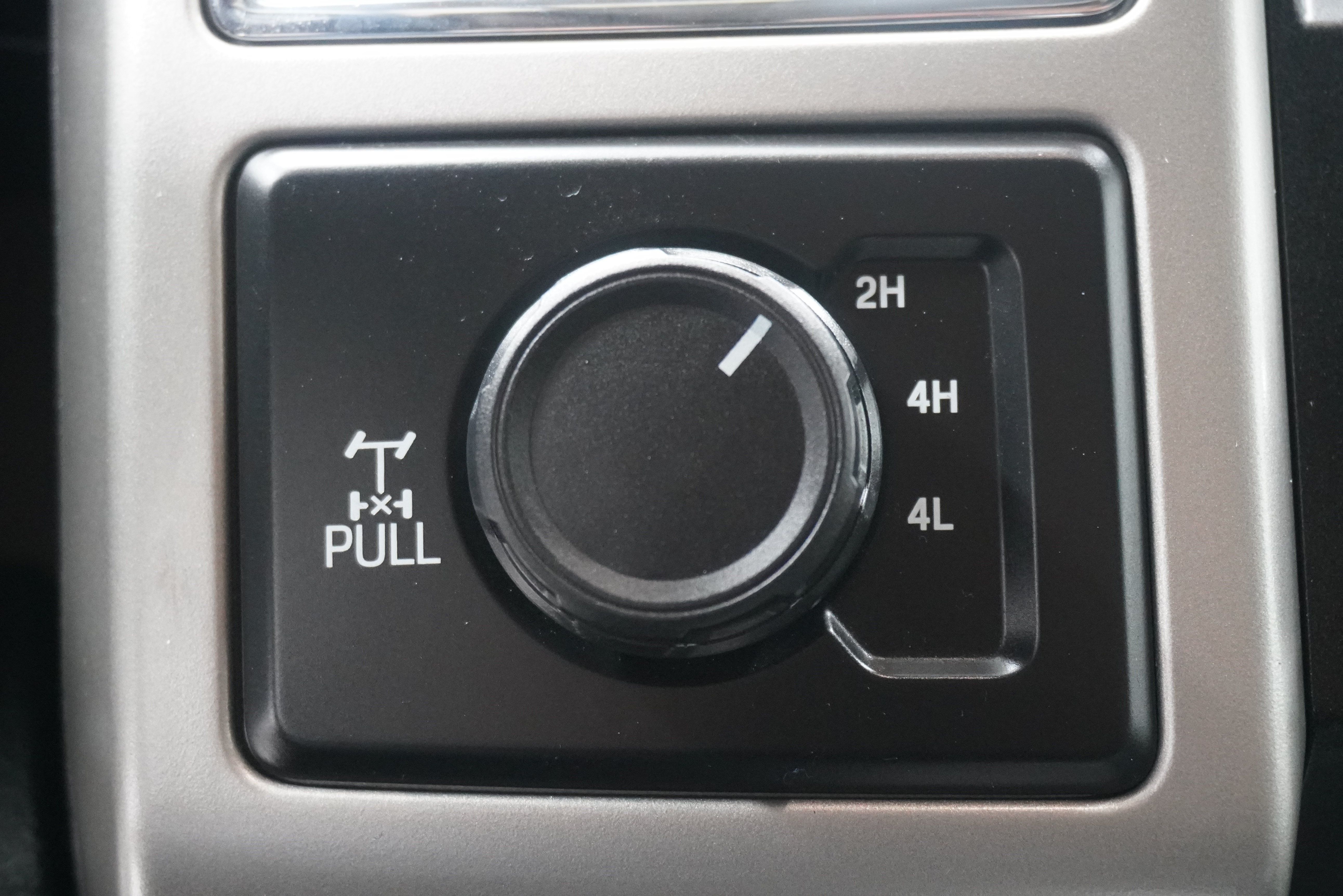 Used 2017 Ford F250 Lariat w/ Lariat Ultimate Package AWD/4WD image 26