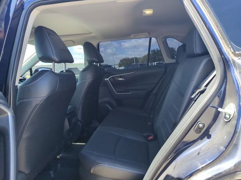 Used 2023 Toyota RAV4 XLE Premium image 15