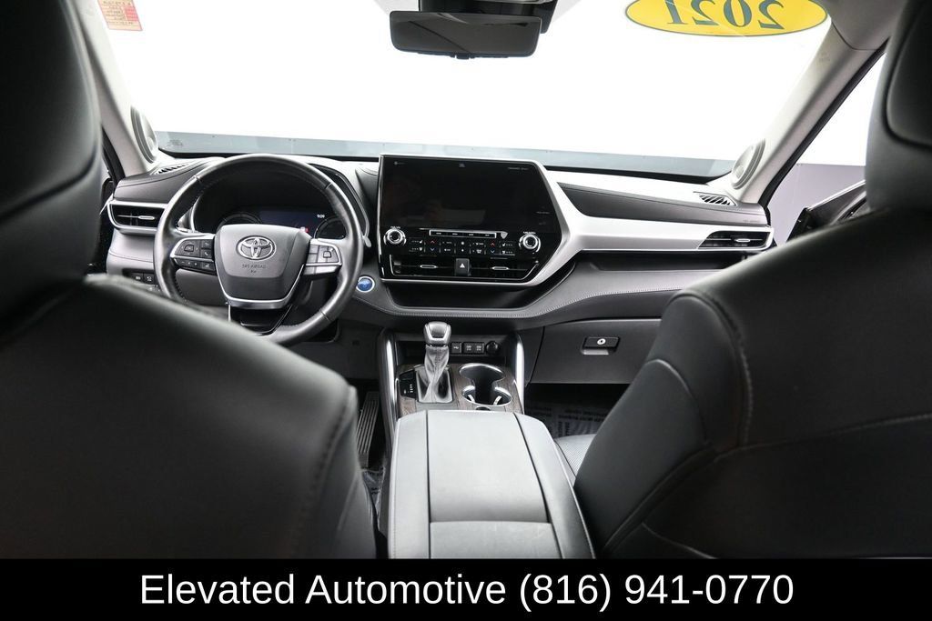 Used 2021 Toyota Highlander Platinum AWD/4WD image 17