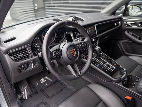 Used 2026 Porsche Macan Turbo AWD/4WD image 4