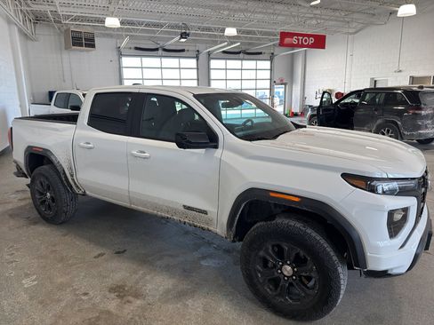 Used 2024 GMC Canyon Elevation w/ Elevation Premium Package image 3