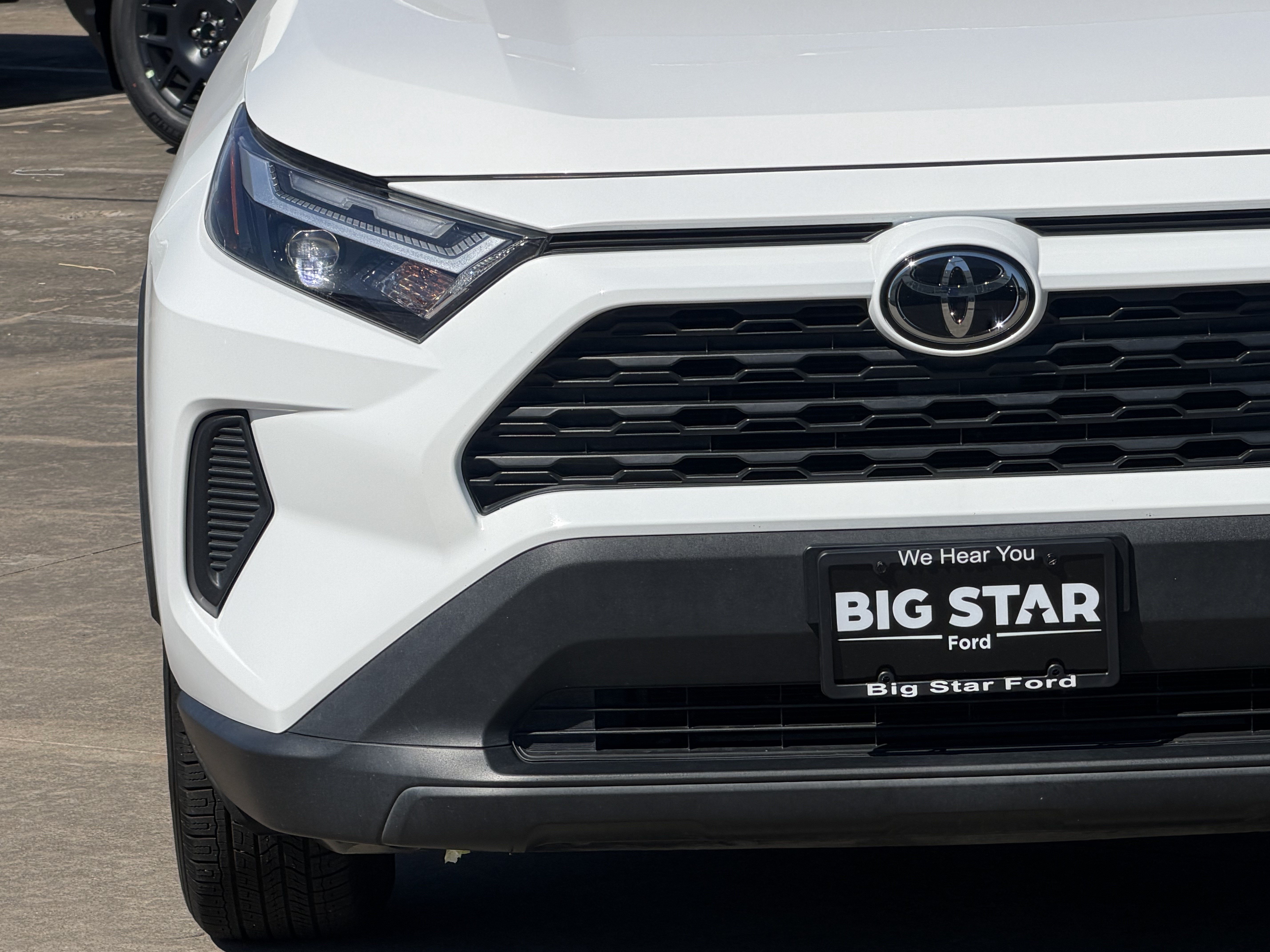 Used 2023 Toyota RAV4 XLE FWD image 10