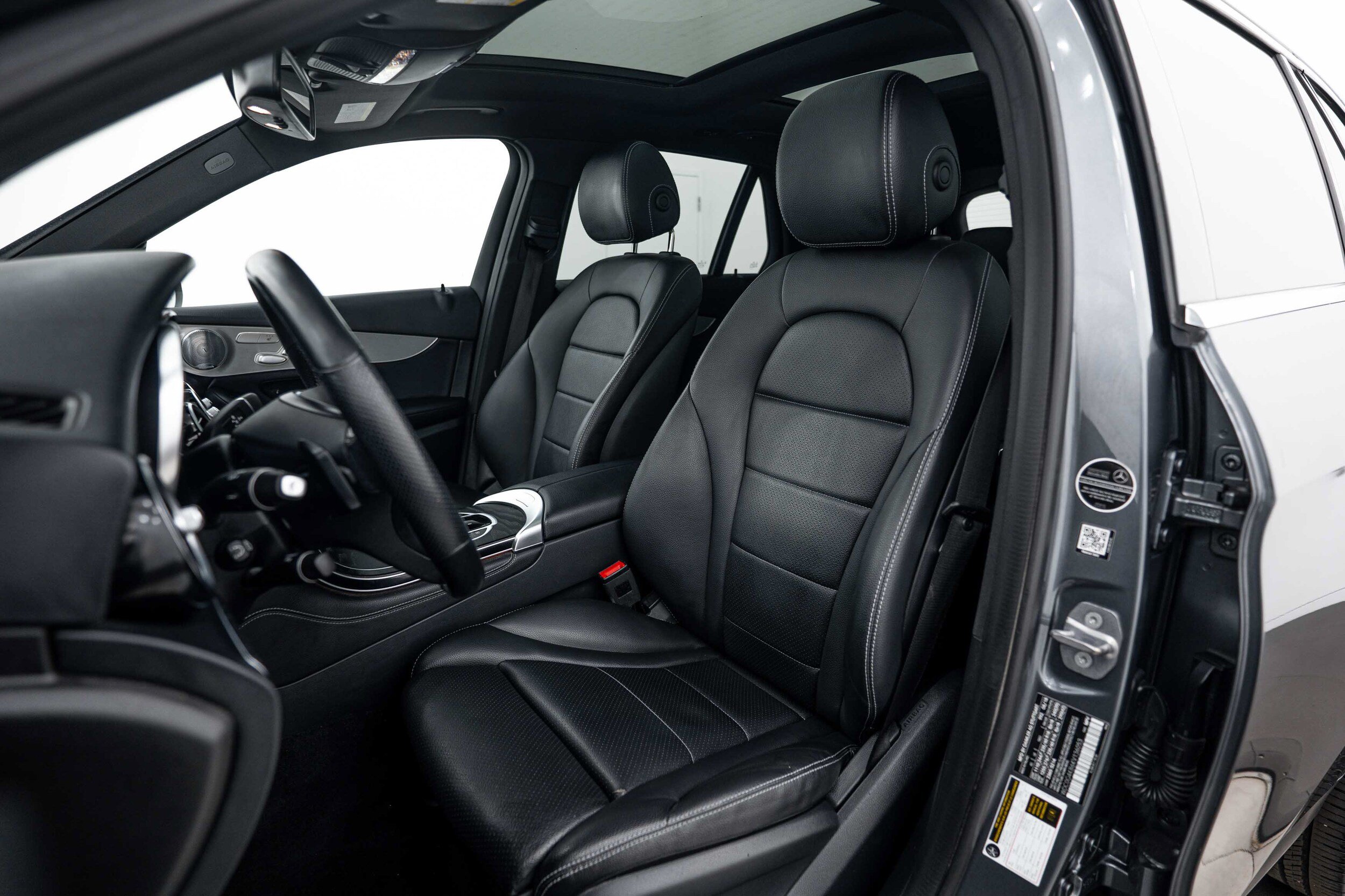 Used 2019 Mercedes-Benz GLC 300 4MATIC image 14