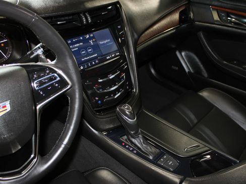 Used 2018 Cadillac CTS Luxury RWD image 16