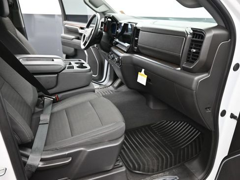 Used 2025 Chevrolet Silverado 1500 LT RWD image 22